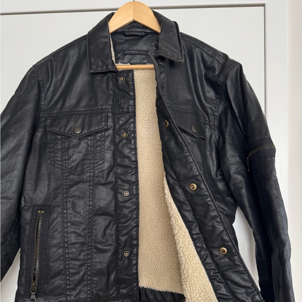 John Varvatos faux leather and sherpa jacket size M - Picture 4 of 6